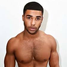 How tall is Lucien Laviscount?